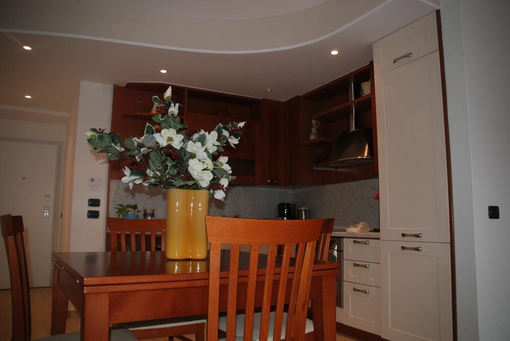 Bella Piazza Apartment Colico Cameră foto
